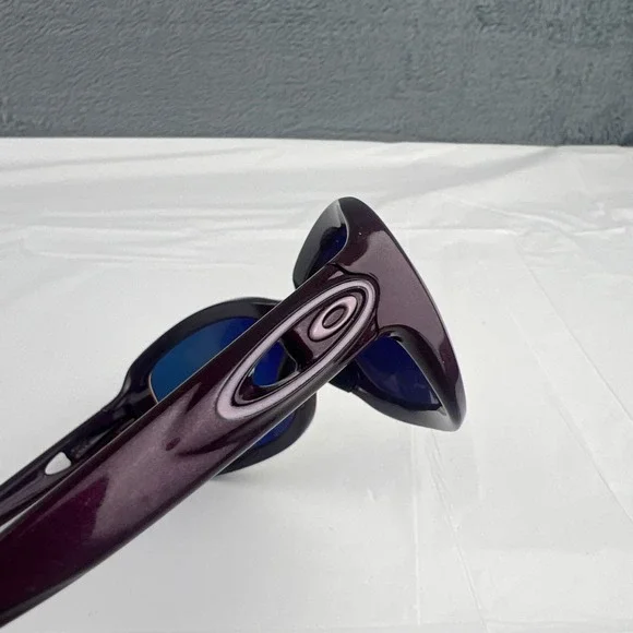 Oakley Sunglasses Urgency OO9158-06 Glossy Purple Glitter Wrap Frames Only 61mm - Picture 8 of 16